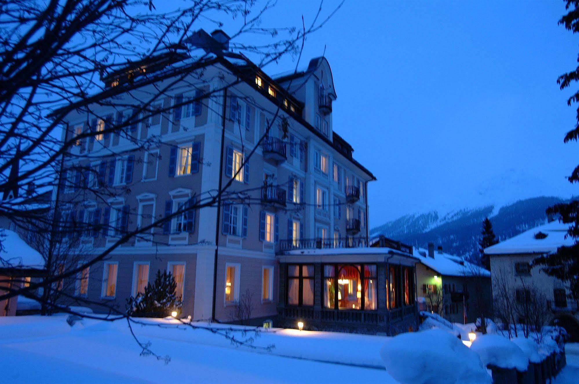 Hotel Engiadina 추오츠 외부 사진